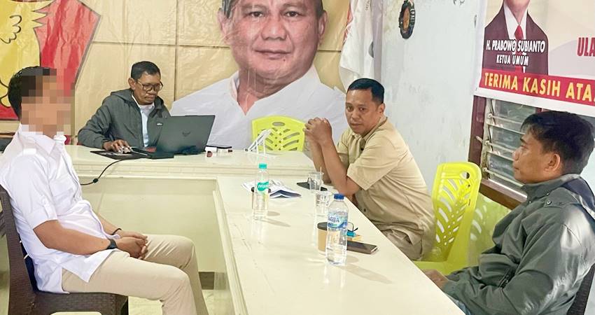 KLARIFIKASI KASUS SELINGKUH - ZN saat menghadap DPC Gerindra Kabupaten Gorontalo, terkait klarifikasi dugaan perselingkuhan yang menyeret namanya, Kamis (10/4). (foto : istimewa)