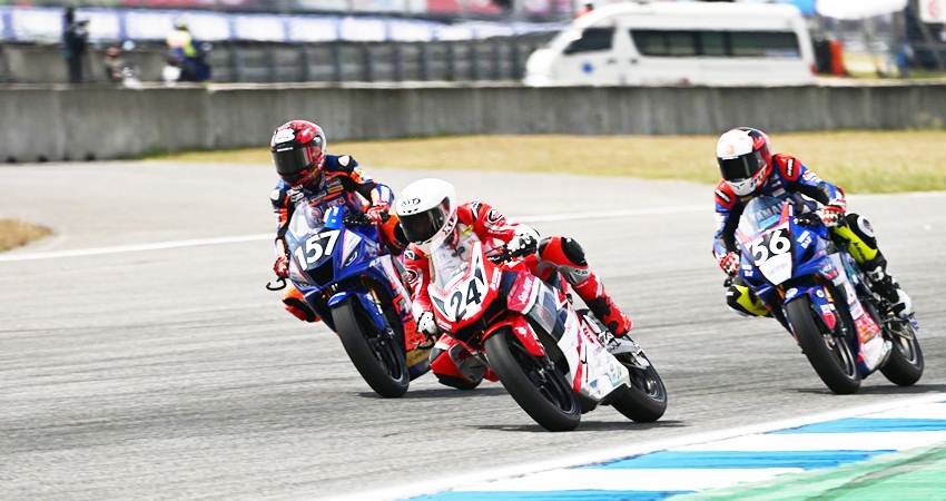 Pebalap andalan Astra Honda melaju kencang pada ajang ARRC Buriram. Astra Honda berhasil memborong lima podium dalam ajang bergengsi ini. (foto : dok / AHM)