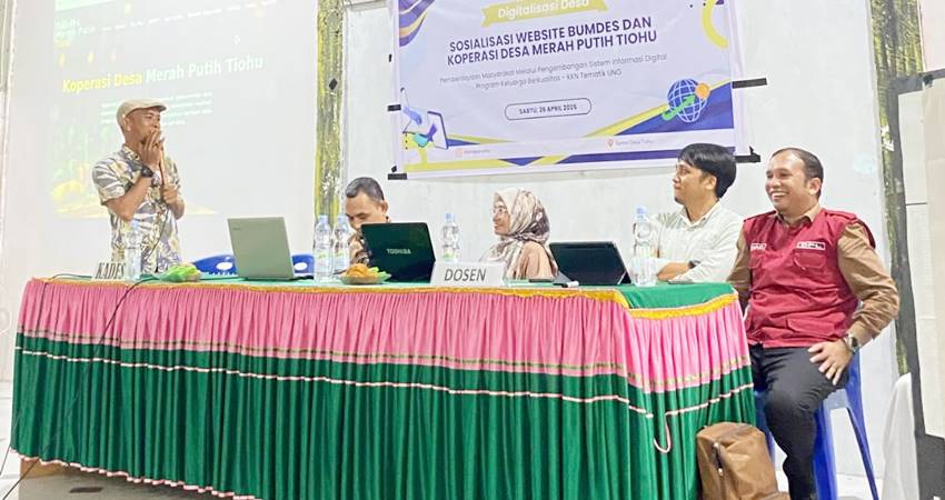 Peluncuran Website Merah Putih oleh mahasiswa KKN UNG dengan Pemerintah Desa Tiohu. (Foto : Istimewa)