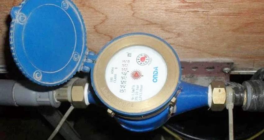 Salah satu contoh meteran air PDAM yang hilang diduga dicuri oknum tidak bertanggungjawab. (Foto: dok)