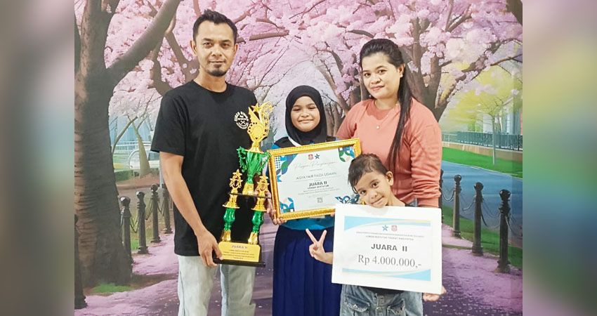 Asya dari SDN 1 Bone berhasil membawa pulang juara 2 pada lomba bertutur yang digelar oleh Dinas Perpustakaan dan Kearsipan Kabupaten Bone Bolango, Selasa (23/04/2025). (F. Saraswati Usman/ Mg Gorontalo Post)
