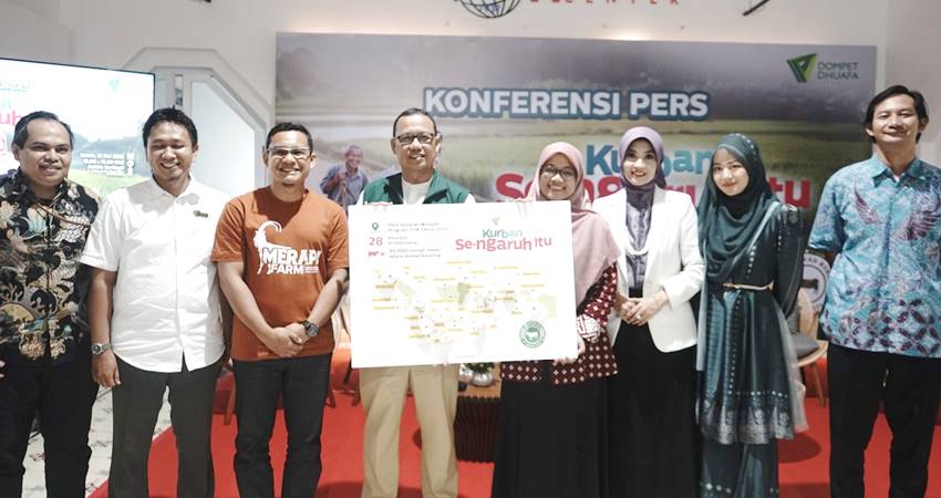 Tebar Hewan Kurban (THK) Dompet Dhuafa menjadi semangat memeratakan distribusi daging kurban hingga ke pelosok negeri. Untuk itu pelaksanaan kurban tahun ini Dompet Dhuafa mengusung tema “Kurban Se-Ngaruh itu”.-Dompet Dhuafa-