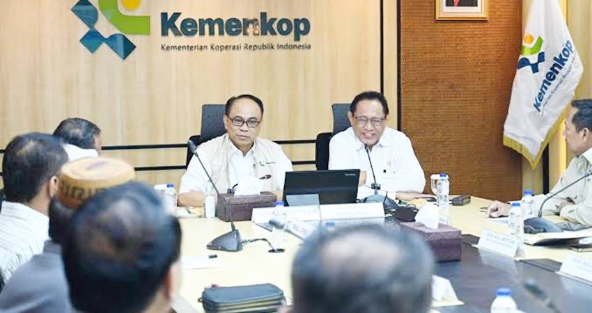 Gubernur Gorontalo Gusnar Ismail saat audiensi dengan Menteri Koperasi Budi Arie Setiadi di Kementerian Koperasi RI, Jakarta Selatan, Senin (27/5). (Foto : Zakir/kppg)