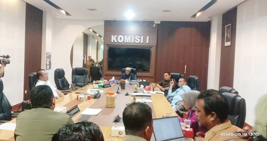Rapat kerja komisi I Deprov Gorontalo dengan Satpol PP, kemarin (19/5).