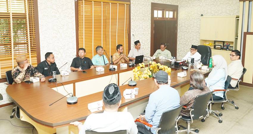 Suasana pertemuan antara Wakil Wali Kota Gorontalo, Indra Gobel dengan pengurus BTM Hunto, Jumat (16/5/2025). (Foto: Prokopim)
