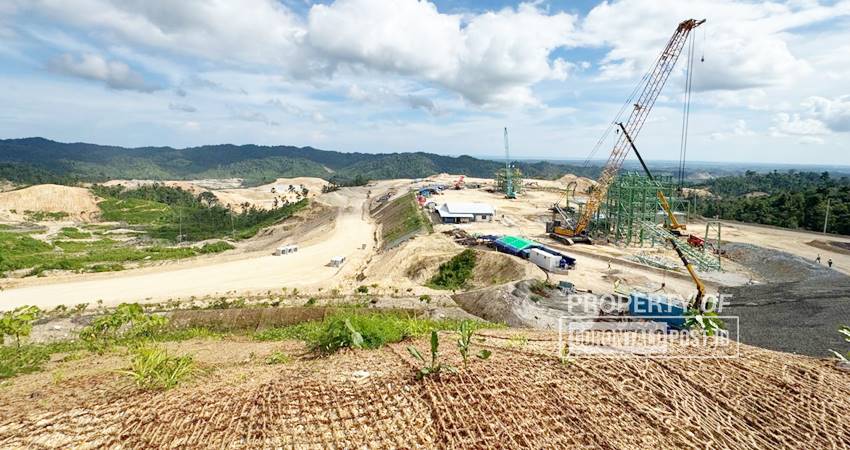SEGERA PRODUKSI : Pertambangan emas Pani Gold Project di kawasan Gunung Pani, Kabupaten Pohuwato, yang diprediksi mulai melakukan aktivitas produksi pada awal tahun 2026 mendatang. (foto : jitro paputungan / gorontalo post)