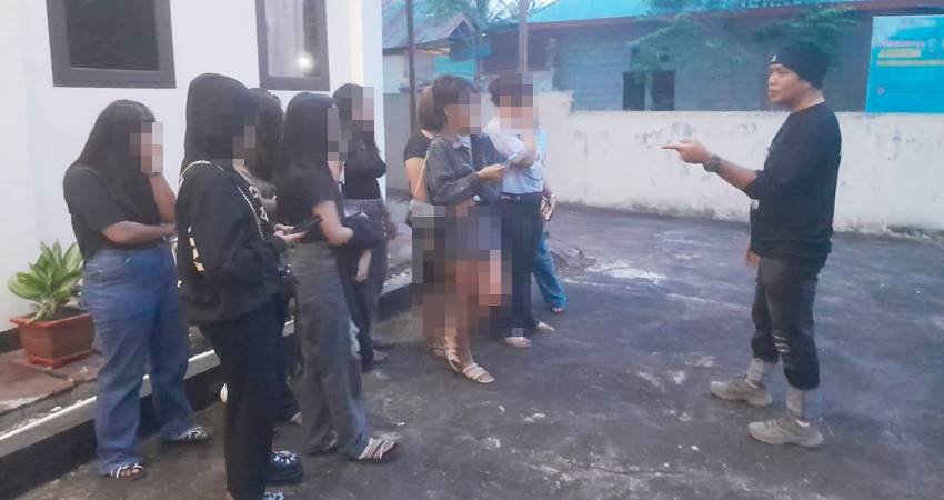 Kurang lebih 12 remaja yang tidak bisa memperlihatkan identitas saat dilakukan razia, diamankan oleh personel Polsek Tapa.