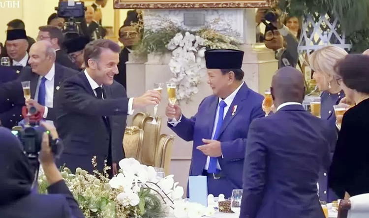 Bukan Alkohol, Letkol Teddy : 100 Persen Jus Apel