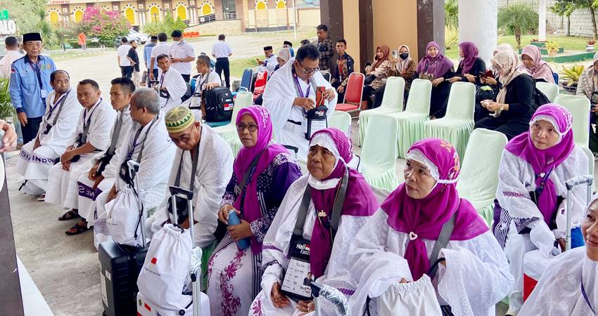 Dokumentasi jemaah saat akan diberangkatkan menuju ke Mekkah,