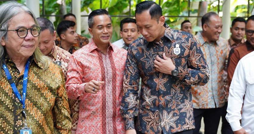 Dalam upaya untuk mendorong hilirisasi digital nasional, Kamar Dagang dan Industri Indonesia (Kadin) turut menghadiri peluncuran JK6 Data Center bertajuk 'Hilirisasi Digital melalui Data Center Bangsa Berkelas Dunia" milik PT DCI Indonesia Tbk (DCII).-kadin-
