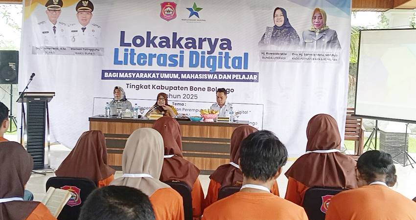 Suasana pelaksanaan kegiatan lokakarya literasi digital yang diselenggarakan Dinas Perpustakaan dan Kearsipan Bone Bolango, Rabu (25/6/2025).