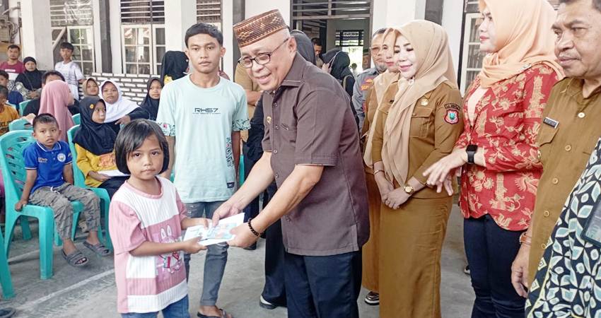 Bentuk dukungan Pemerintah Kabupaten Gorontalo dalam tumbuh kembang anak, Pemerintah Kabupaten Gorontalo menyerahkan bantuan