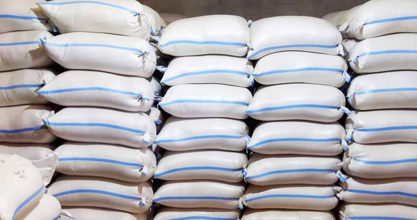 Berbagai jenis beras yang dijual pedagang.