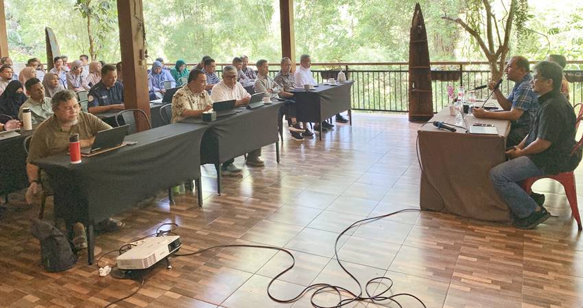 Pembukaan Tindak Lanjut Verifikasi Pelaksanaan Forum Perangkat Daerah yang dilaksanakan di Bohulo Camp and Eatery, Kecamatan Telaga, Kamis (29/5). (Foto : Mila/diskominfotik)