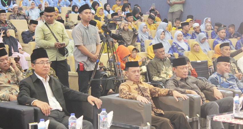STQH 2025 - Anggota DPRD Provinsi Gorontalo, Manaf A Hamzah saat menghadiri pembukaan STQH tingkat Provinsi Gorontalo, Selasa (17/5). (foto : dok / deprov)