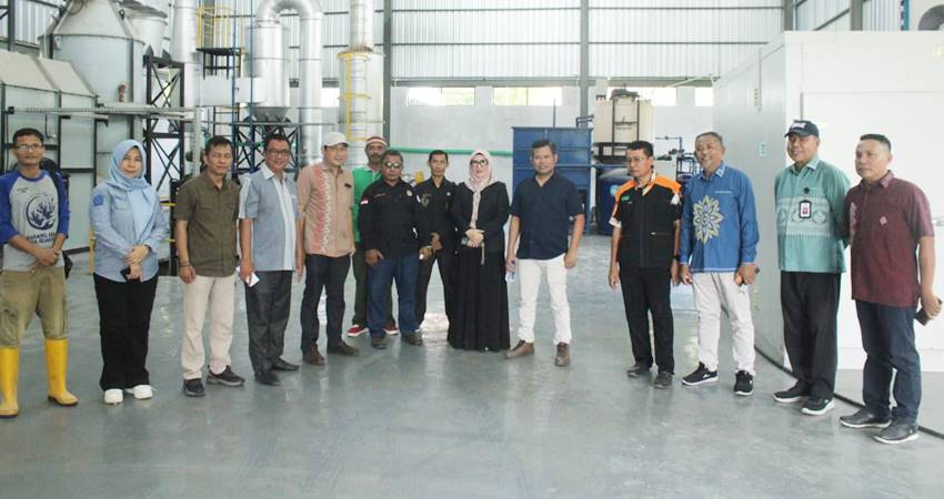 Kunjungan Komisi IV Deprov Gorontalo meninjau fasilitas incinerator di kantor UPTD Talumelito, Kamis (12/6).