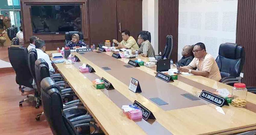 Rapat kerja Komisi III Deprov Gorontalo bersama PT Pelindo, kemarin (10/6).