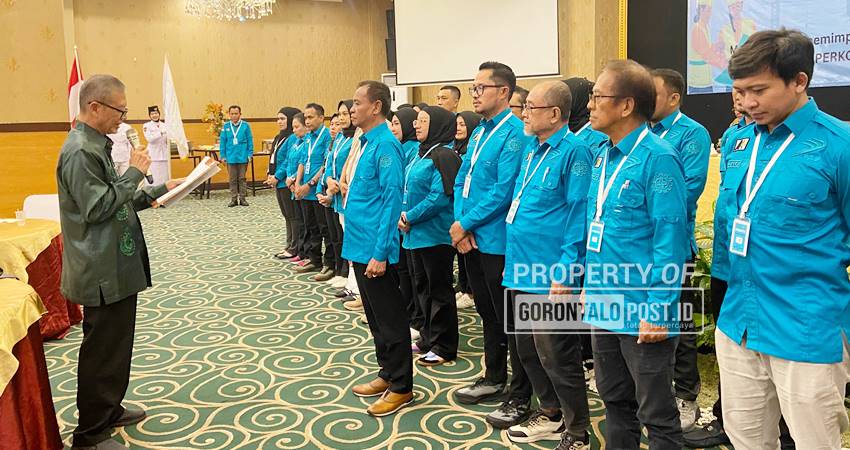 Pelantikan pengurus DPP Perkonindo Provinsi Gorontalo oleh Ketua DPN Perkonindo Pusat, di Grand Q, Selasa (17/6/2025). (F. Diyanti/Gorontalo Post)