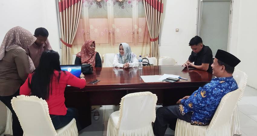 Rapat persana Komisi 2 DPRD Gorut terkait pembajasan 3 Ranperda bersama instansi terkait, Selasa (17/06/2025)