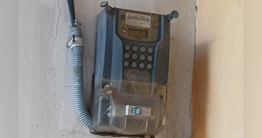 Ilustrasi meteran listrik PLN. Rencana pemberian diskon tarif listrik 50 persen resmi dibatalkan.-Bianca-