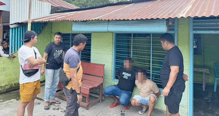 Kasat Narkoba Polres Boalemo, Iptu Nirwan Damopolii,S.H bersama anggota, melakukan penangkapan terhadap dua masyarakat yang diduga membawa narkoba jenis shabu.