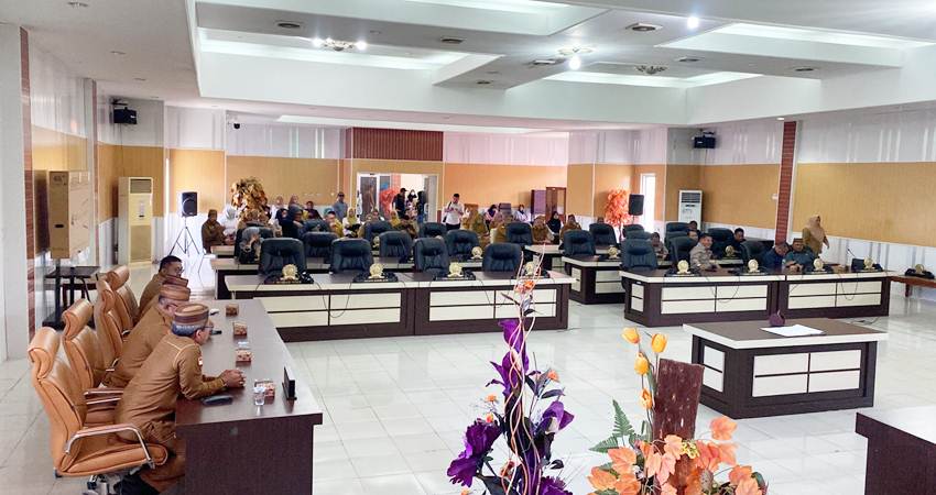 Rapat paripurna dalam rangka Pengumuman Penetapan Calon Bupati dan Wakil Bupati terpilih masa jabatan 2025-2030.