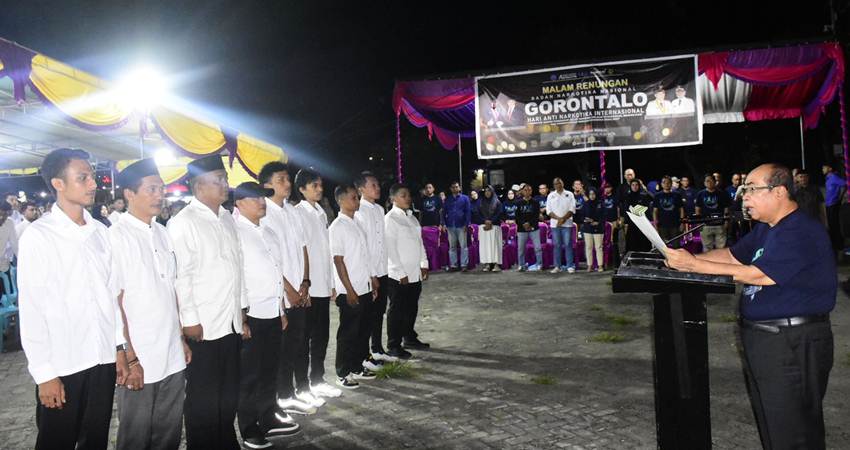 Wali Kota Gorontalo, Adhan Dambea ketika mengukuhkan Gen-Z Bersinar Pelopor Anti Narkoba dan Miras.