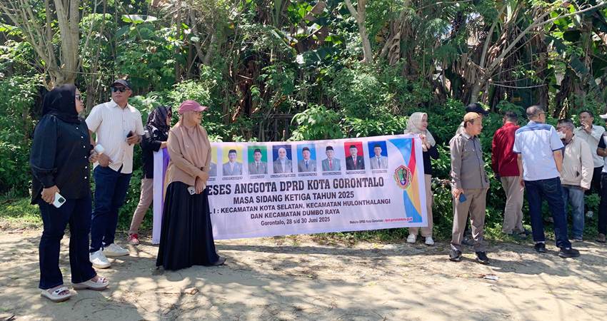 Aleg Dekot Dapil I saat turun reses di beberapa lokasi yang sering dikeluhkan warga, Sabtu (28/6/2025). (F. Istimewa)