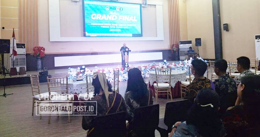 Suasana pelaksanaan kegiatan pemilihan putra dan putri remaja panutan Sinode GPIG di BLY, Selasa (15/7/2025) malam. (Foto: Rendi Wardani Fathan/GORONTALO POST)