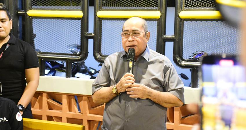 Wali Kota Gorontalo, Adhan Dambea ketika memberikan sambutan pada kegiatan peresmian Mie Gacoan, Ahad (20/7/2025). (Foto: Prokopim)Wali Kota Gorontalo, Adhan Dambea ketika memberikan sambutan pada kegiatan peresmian Mie Gacoan, Ahad (20/7/2025). (Foto: Prokopim)Wali Kota Gorontalo, Adhan Dambea ketika memberikan sambutan pada kegiatan peresmian Mie Gacoan, Ahad (20/7/2025). (Foto: Prokopim)Wali Kota Gorontalo, Adhan Dambea ketika memberikan sambutan pada kegiatan peresmian Mie Gacoan, Ahad (20/7/2025). (Foto: Prokopim)