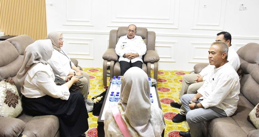 Suasana pertemuan antara Wali Kota Gorontalo, Adhan Dambea dan Tim Kementerian PUPR, Rabu (30/7/2025).