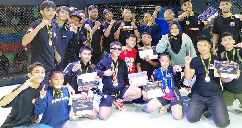 Kapolsek Wonosari, Iptu Zulkifli Saeng,S.H,M.H berhasil membawa anak didik Polsek Wonosari yakni Tim Dragon, meraih sejumlah medali dalam kejuaraan MMA di Pohuwato.