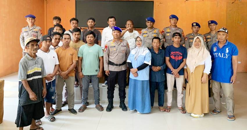 Nelayan diharapkan agar menjaga kelestarian laut dan tidak melakukan aktifitas yang menyimpang, yang dapat merusak biota laut.