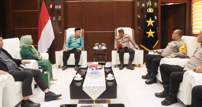 Pertemuan Kapolda Gorontalo Irjen Pol. Drs. R. Eko Wahyu Prasetyo, M.M. dengan PWNU Gorontalo, Selasa, (22/7/2025l di Ruang Loby Presisi Mapolda Gorontalo. (Foto: Humas Polda Gorontalo)