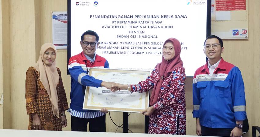 Penandatanganan kerja sama antara PT Pertamina Patra Niaga AFT Hasanuddin dan Badan Gizi Nasional, yang berlangsung di ruang rapat AFT Hasanuddin pada Jumat (18/7). (foto : dok / pertamina)