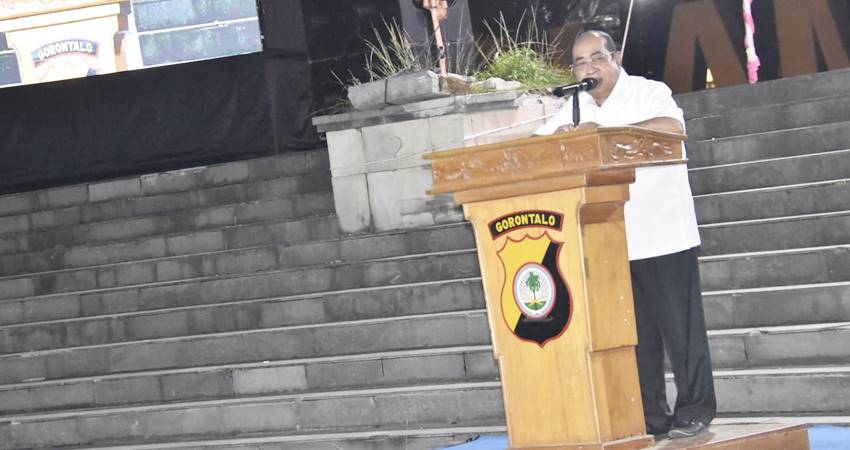 Wali Kota Gorontalo, Adhan Dambea ketika menghadiri resepsi HUT ke-79 Bhayangkara yang digelar Polresta Gorontalo Kota. (Foto: Prokopim)