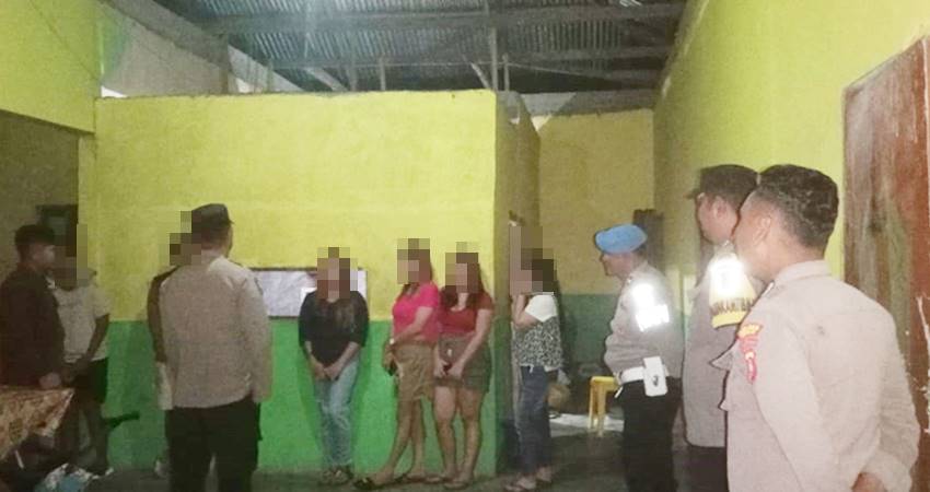 Kapolsek Wonosari, Iptu Zulkifli Saeng,S.H,M.H memimpin langsung jalannya operasi atau razia disejumlah tempat hiburan malam yang ada di wilayah Kecamatan Wonosari.