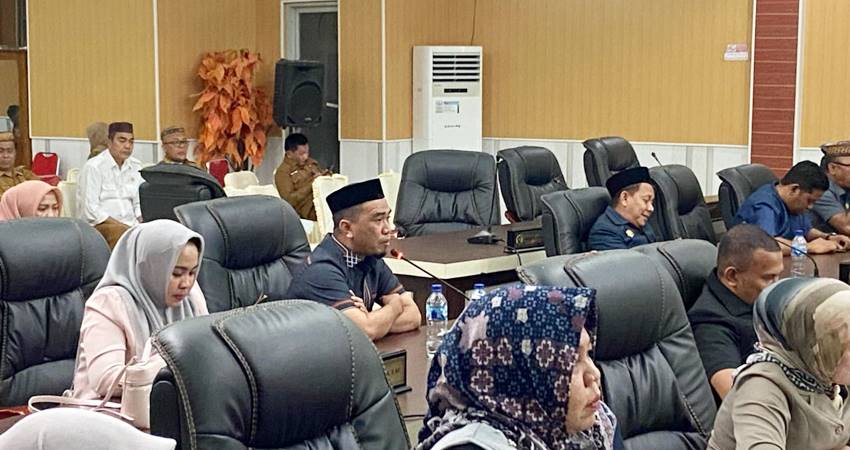 Jubir Fraksi Hanura-PKS, Windra Lagarusu saat menyampaikan pandangan fraksi dalam rapat Paripurna LKPJ, belum lama ini.