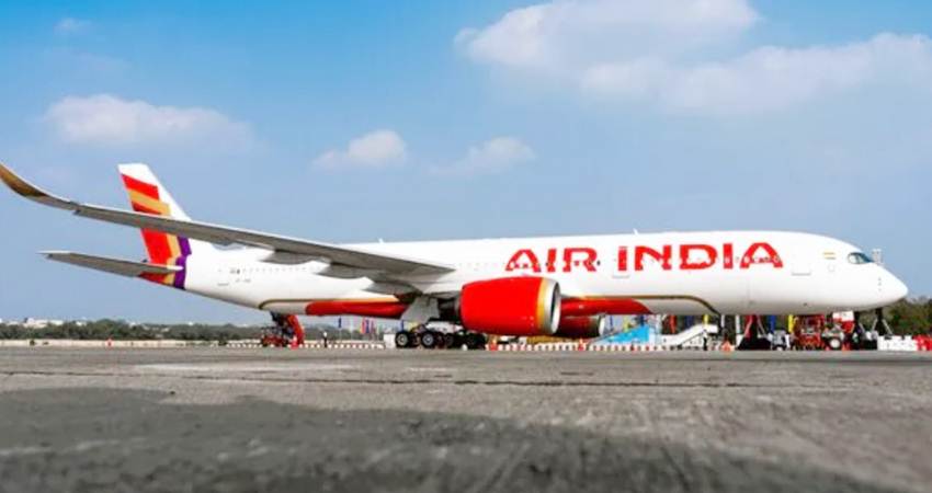 Penerbangan Air India AI 379 yang mengangkut 156 penumpang dilaporkan menerima ancaman bom tak lama setelah lepas landas dari Bandara Internasional Phuket, Thailand, pada Jumat 13 Juni 2025.--Mint