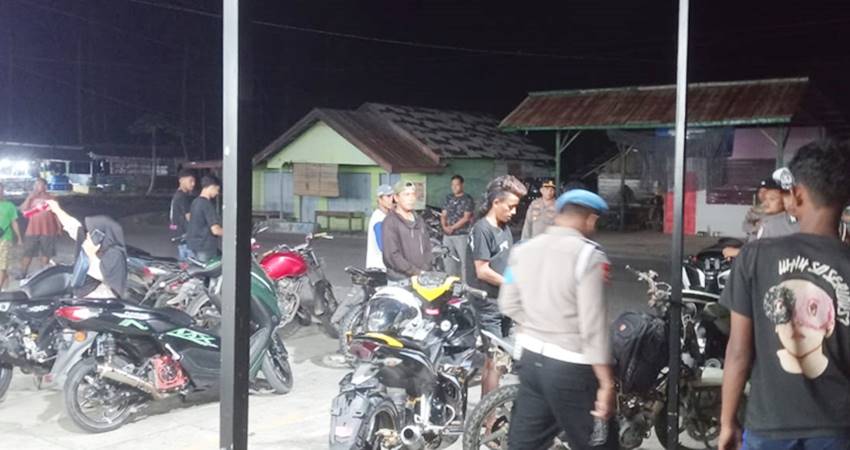 Personel Polsek Wonosari mengamankan puluhan kendaraan bermotor, karena menggunakan knalpot brong.