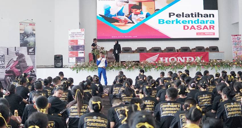 #Cari_Aman - Kampanye safety riding yang dilakukan PT DAW untuk mengedukasi masyarakat tentang keselamatan berkendara. (foto : dok /daw)