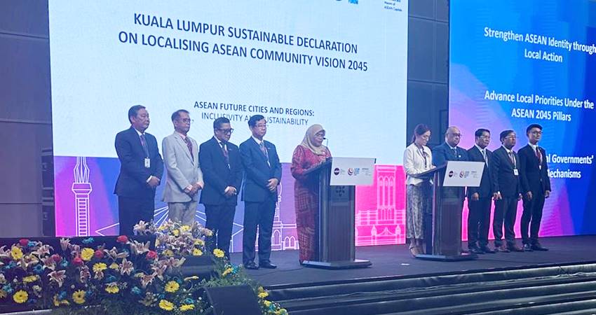 Wakil Wali Kota Gorontalo saat mewakili Indonesia pada deklarasi hasil AGMF di Kuala Lumpur, Malaysia, Kamis (14/8/2025). (Foto: Prokopim)