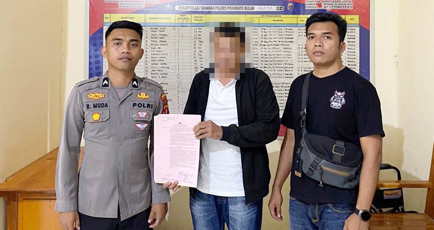 Oknum ASN yang bertugas di Kantor Camat Lemito, Kabupaten Pohuwato, di tahan oleh penyidik Satuan Reskrim Polres Pohuwato, atas dugaan kasus pemalsuan dokumen.