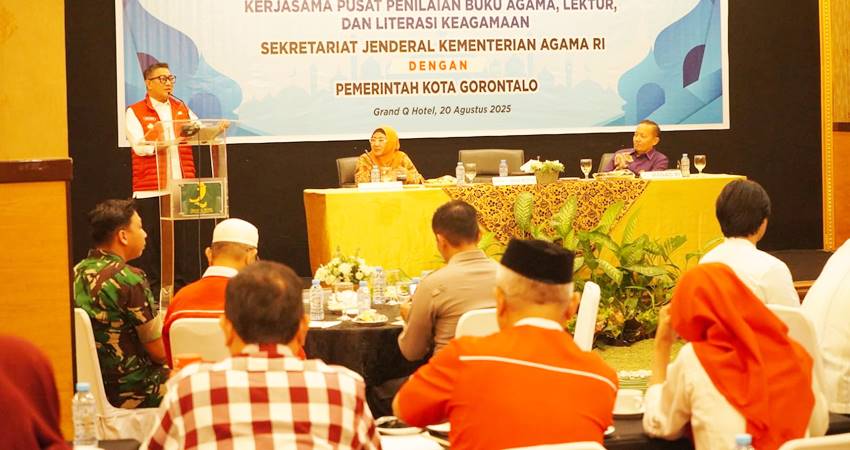 Wakil Wali Kota Gorontalo, Indra Gobel ketika memberikan sambutan pada kegiatan validasi terjemah Al-Qur’an dalam Bahasa Gorontalo, Rabu (20/8/2025). (Foto: Prokopim)