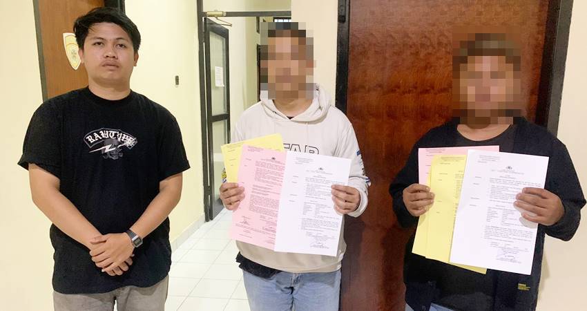 Dua remaja yang diduga terlibat dalam kasus dugaan pengeroyokan, di tahan oleh pihak Kepolisian.