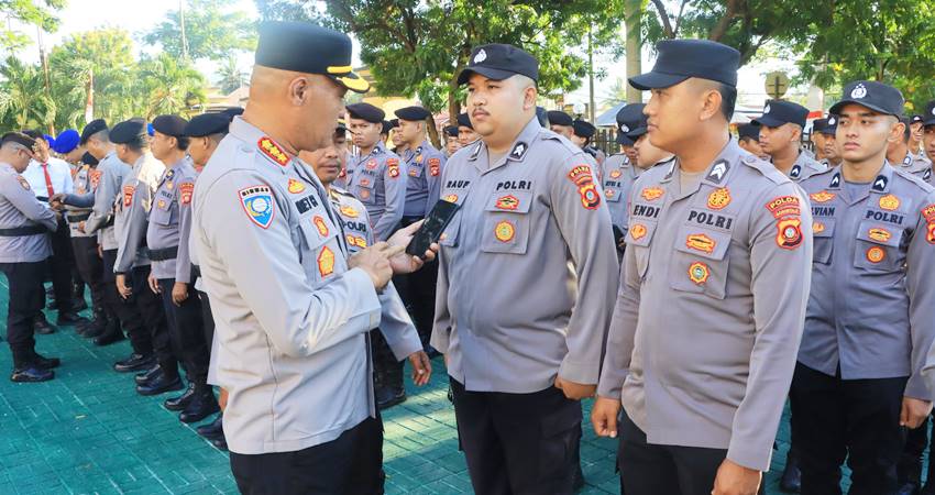 Pemeriksaan handphone seluruh personel Polri, untuk memastikan tidak ada yang terlibat judi online (Judol).
