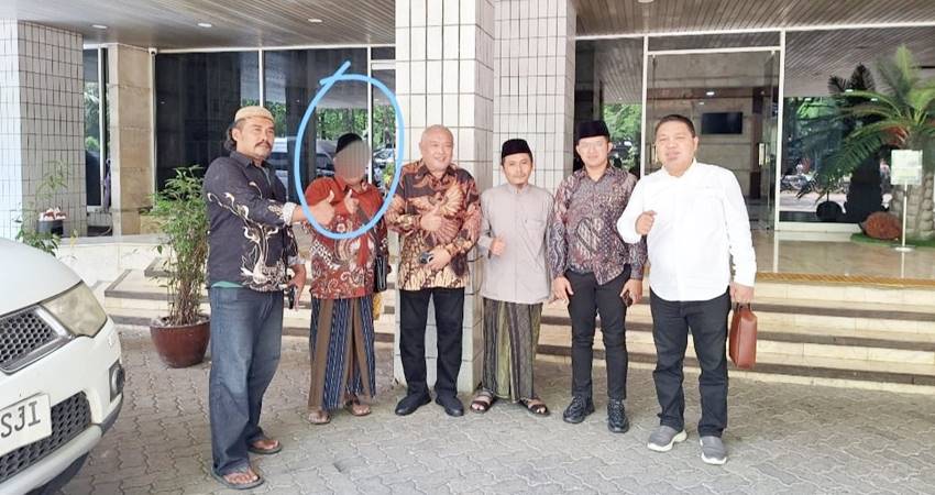 Oknum ASN Kota Gorontalo tepatnya Seki Kelurahan Buladu inisial SJ saat berada di Jakarta tanpa seijin atasannya, Selasa (23/9/2025).