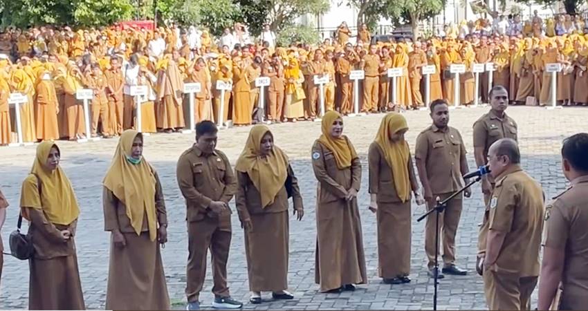 Wali Kota Gorontalo, Adhan Dambea ketika membina ASN di lingkungan Pemerintah Kota Gorontalo beberapa waktu lalu.