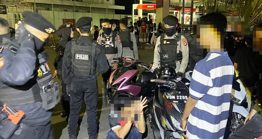 Kurang lebih lima unit sepeda motor yang diduga terlibat aksi balapan liar, diamankan oleh Tim Patroli Perintis Polda Gorontalo.