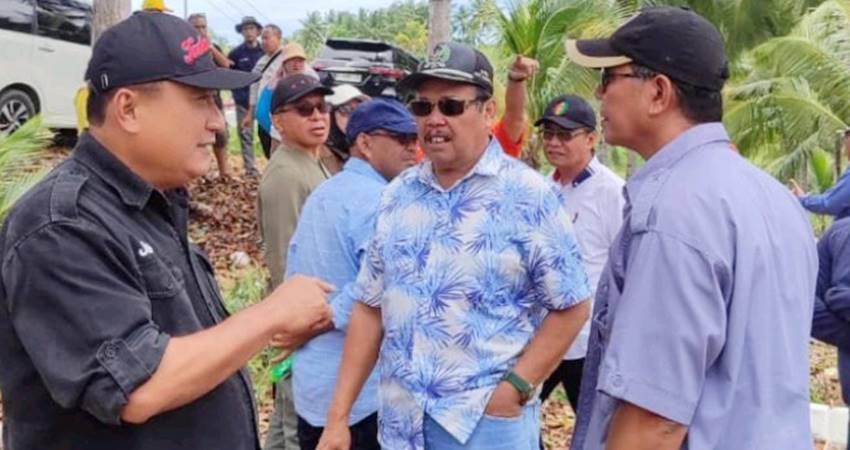 Pansus pertambangan saat turun lapangan ke Kabupaten Boalemo dan Pohuwato, belum lama ini.